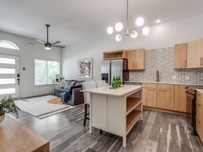 1823 S Ervay Street , Dallas Texas 75215