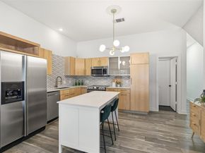 1823 S Ervay Street , Dallas Texas 75215