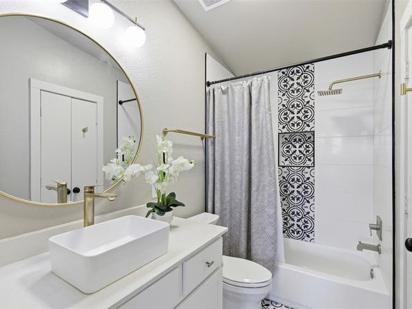 1823 S Ervay Street , Dallas Texas 75215