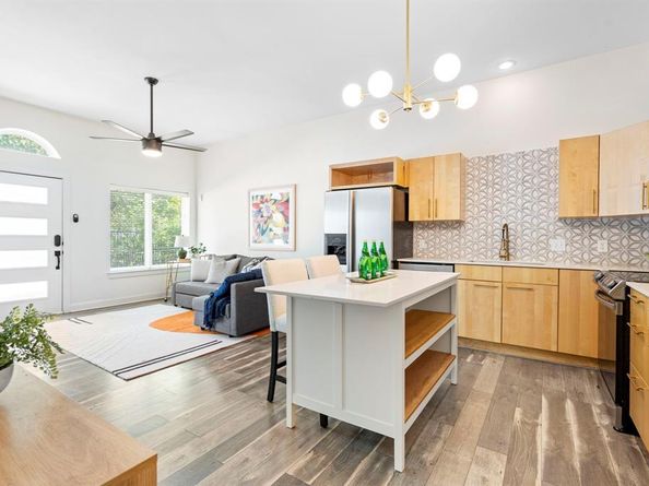 1823 S Ervay Street , Dallas Texas 75215