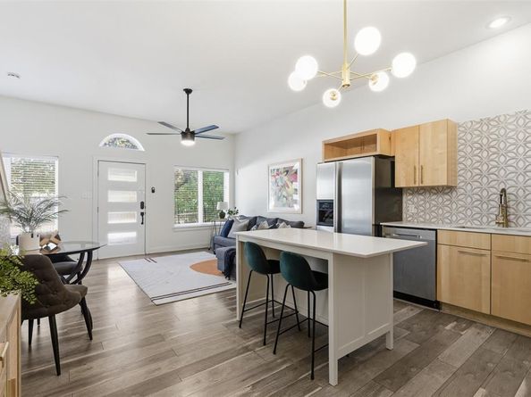 1823 S Ervay Street , Dallas Texas 75215