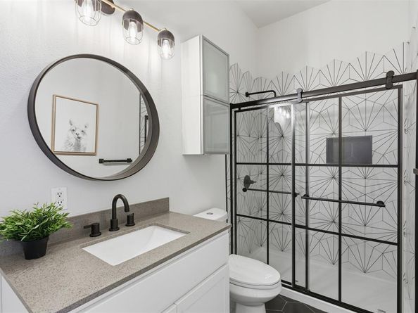 1823 S Ervay Street , Dallas Texas 75215