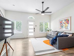 1823 S Ervay Street , Dallas Texas 75215