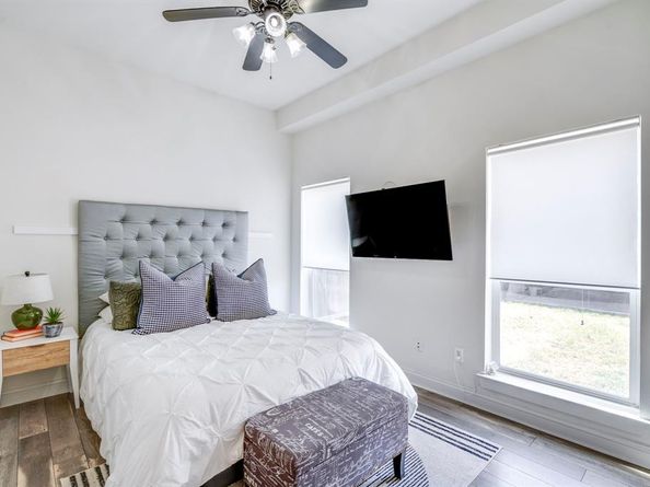 1823 S Ervay Street , Dallas Texas 75215