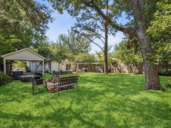 1227  Lansford Avenue , Dallas Texas 75224