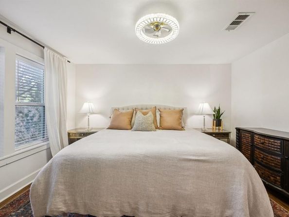 1227  Lansford Avenue , Dallas Texas 75224