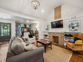 1227  Lansford Avenue , Dallas Texas 75224