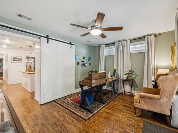 1227  Lansford Avenue , Dallas Texas 75224