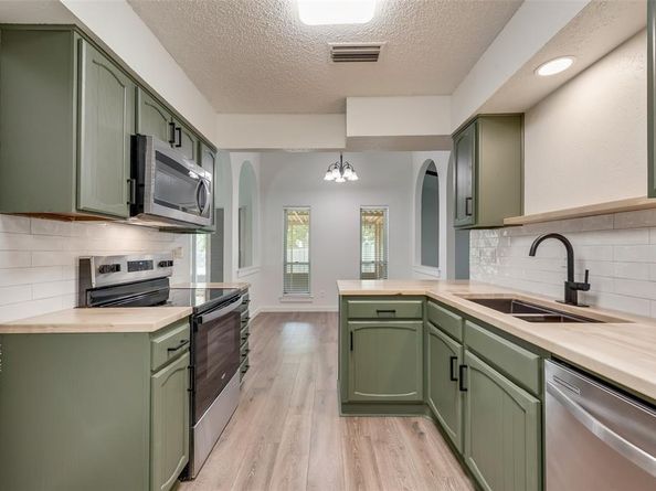 3922  Lancelot Place , Garland Texas 75043