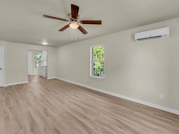 2225 N Houston Street , Fort Worth Texas 76164