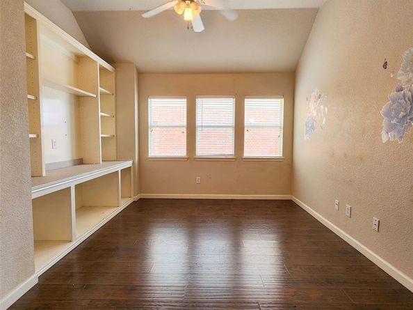 1605  Cardinal Way , Aubrey Texas 76227