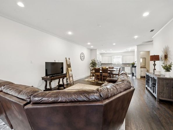 7700  Eastern Avenue  702, Dallas Texas 75209