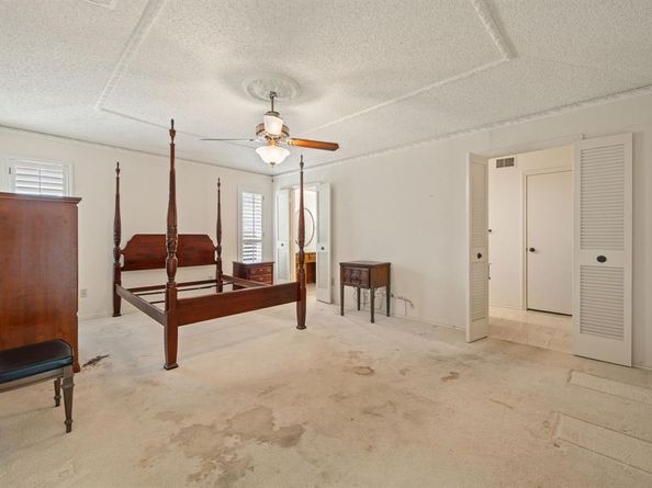 2702  Wagonwheel Drive , Carrollton Texas 75006
