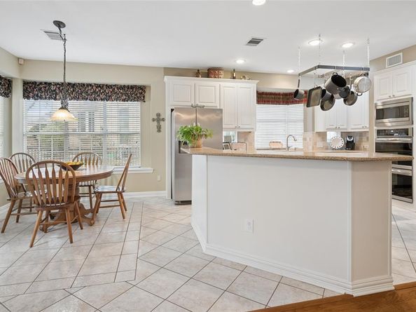 405  Royal Colonnade  , Arlington Texas 76011