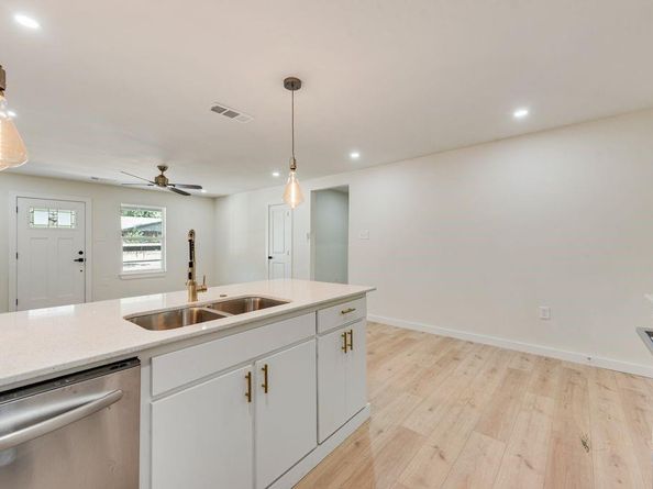 312  Calgary Road , Azle Texas 76020