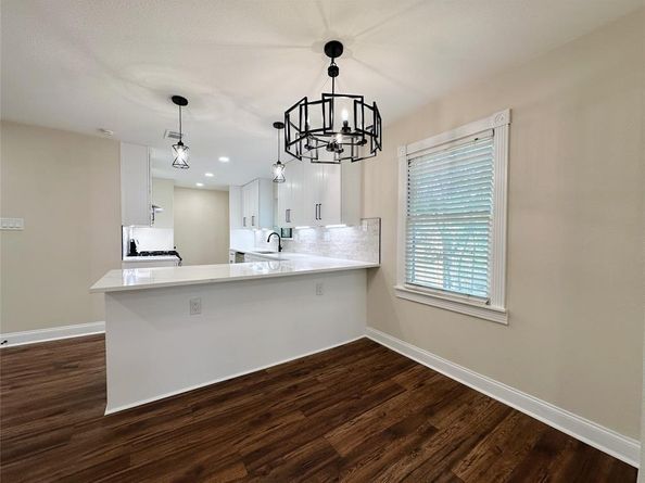 1814  Walnut Avenue , Carrollton Texas 75006