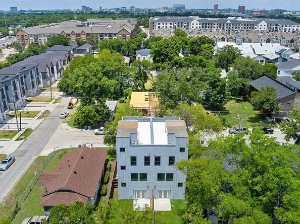 1120  Muncie Avenue , Dallas Texas 75212