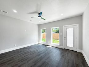 2130  Kathleen Avenue , Dallas Texas 75216