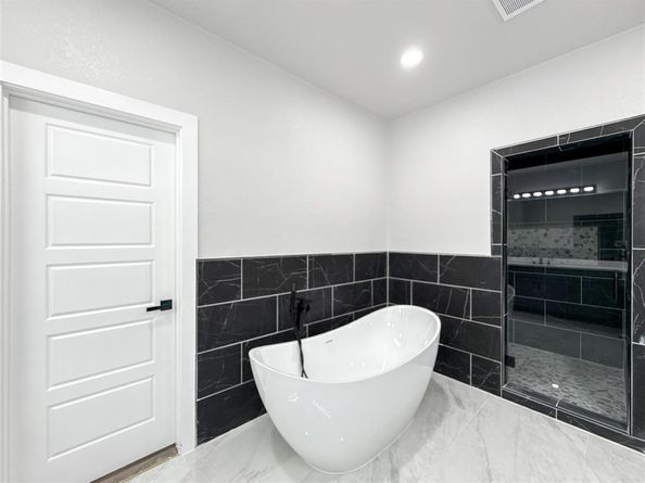 2130  Kathleen Avenue , Dallas Texas 75216