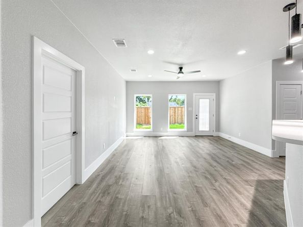 2130  Kathleen Avenue , Dallas Texas 75216