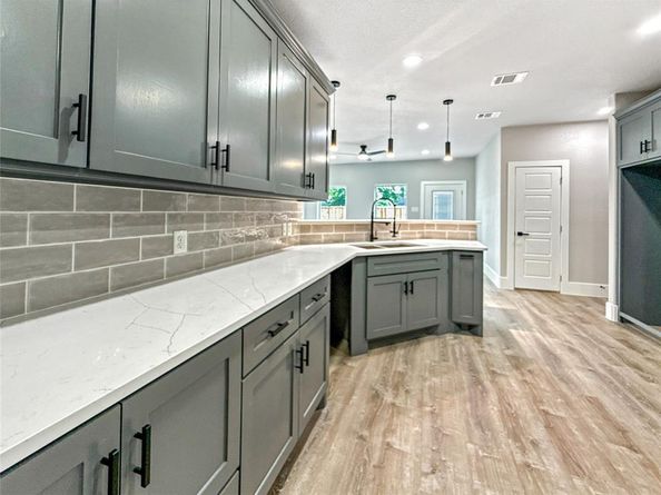 2130  Kathleen Avenue , Dallas Texas 75216