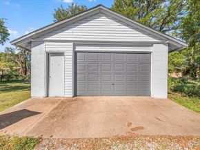 2121  Andover Street , Fort Worth Texas 76114