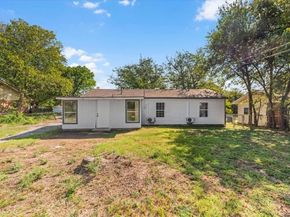 2121  Andover Street , Fort Worth Texas 76114