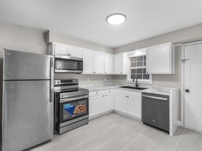 2121  Andover Street , Fort Worth Texas 76114