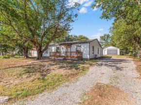 2121  Andover Street , Fort Worth Texas 76114