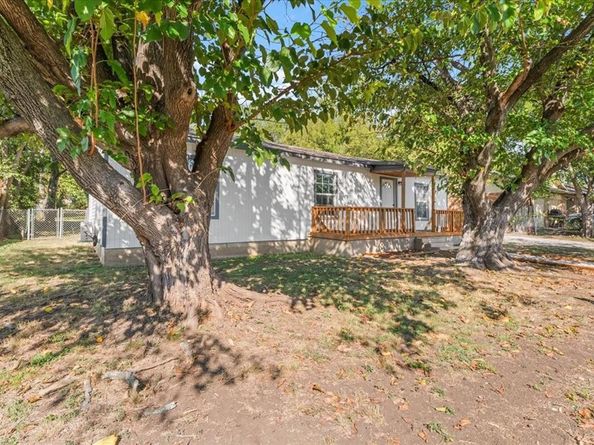 2121  Andover Street , Fort Worth Texas 76114