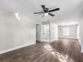 2121  Andover Street , Fort Worth Texas 76114