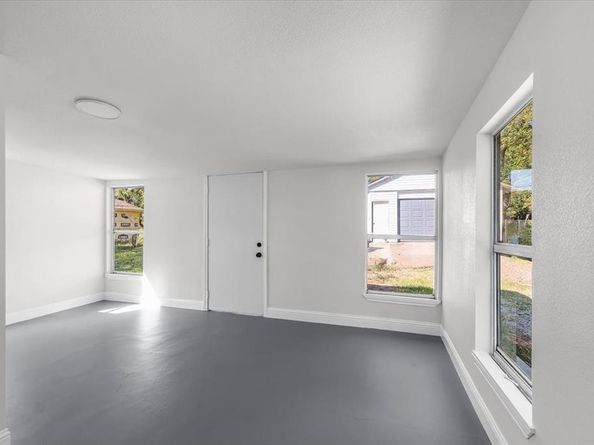 2121  Andover Street , Fort Worth Texas 76114