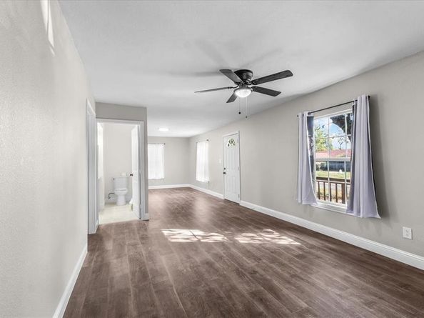 2121  Andover Street , Fort Worth Texas 76114