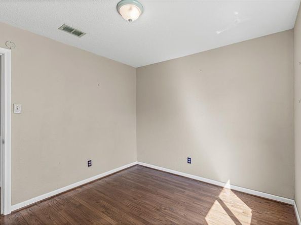 1813  Ruth Street , Arlington Texas 76010