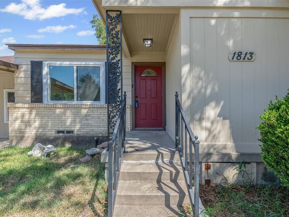 1813  Ruth Street , Arlington Texas 76010