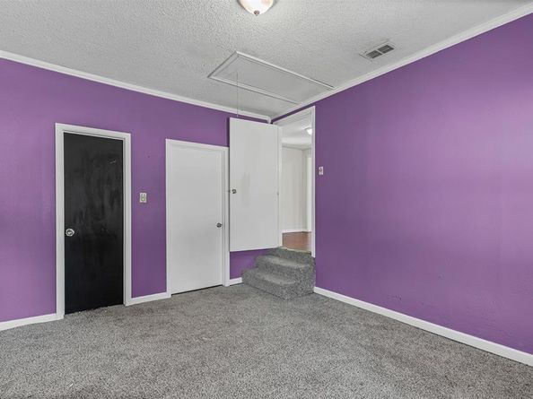 1813  Ruth Street , Arlington Texas 76010