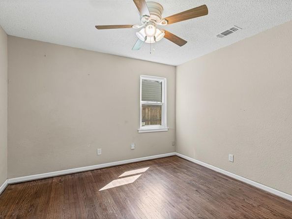 1813  Ruth Street , Arlington Texas 76010