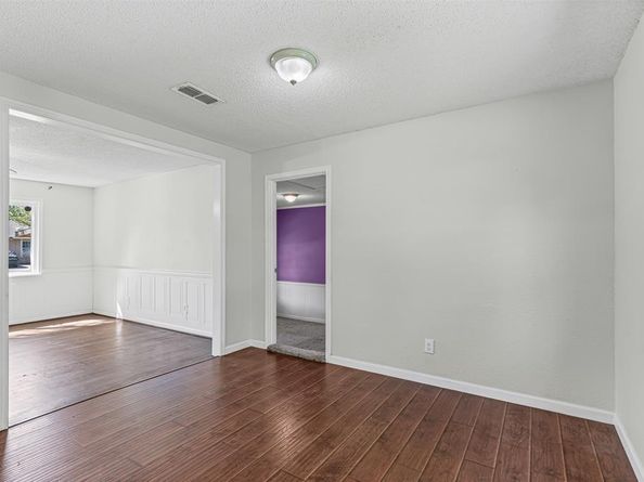 1813  Ruth Street , Arlington Texas 76010