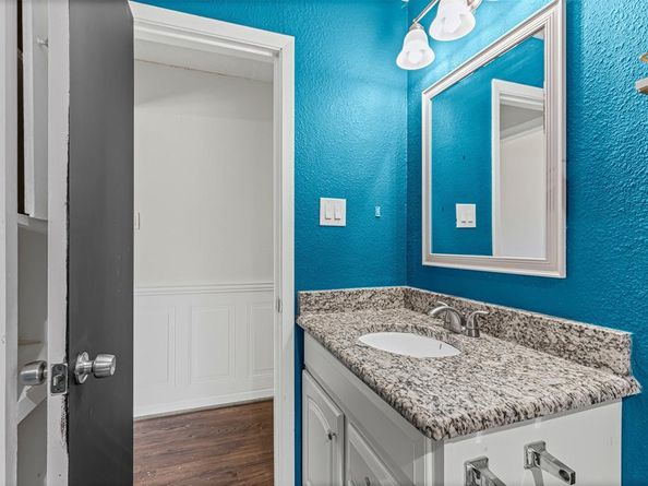 1813  Ruth Street , Arlington Texas 76010