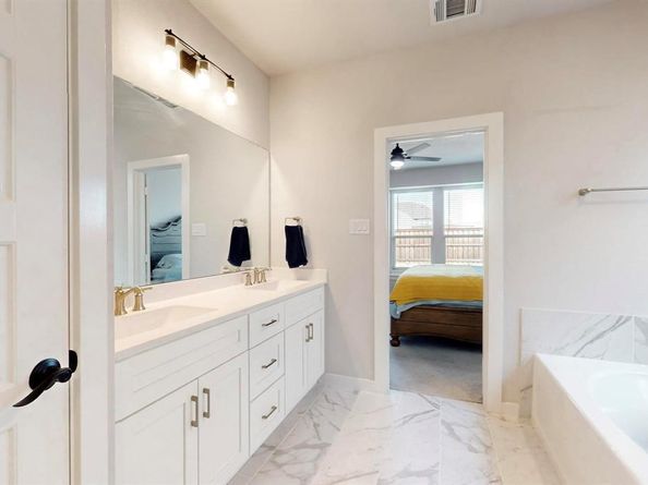 529  Hummingbird Drive , Celina Texas 75009