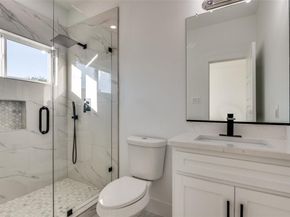 2827  Grafton Avenue , Dallas Texas 75211