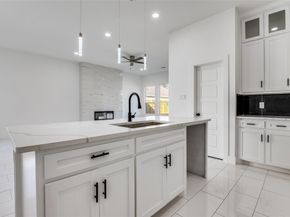 2827  Grafton Avenue , Dallas Texas 75211