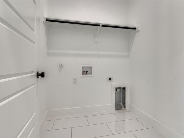 2827  Grafton Avenue , Dallas Texas 75211