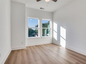 2827  Grafton Avenue , Dallas Texas 75211