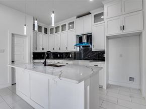 2827  Grafton Avenue , Dallas Texas 75211