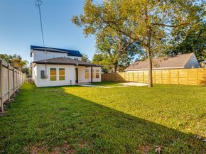 2827  Grafton Avenue , Dallas Texas 75211