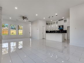 2827  Grafton Avenue , Dallas Texas 75211