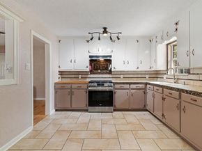 127 W Cedar Street , Hurst Texas 76053