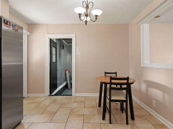 127 W Cedar Street , Hurst Texas 76053