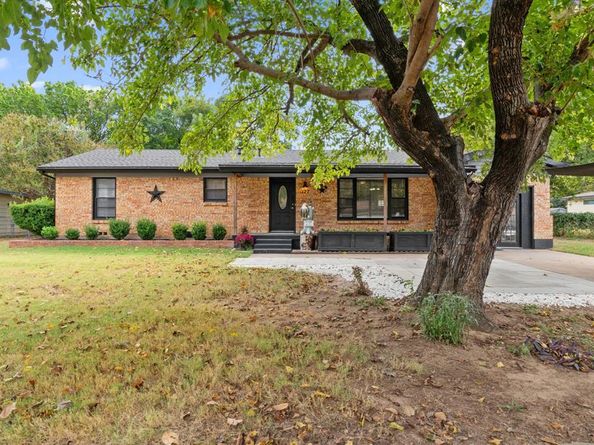 127 W Cedar Street , Hurst Texas 76053